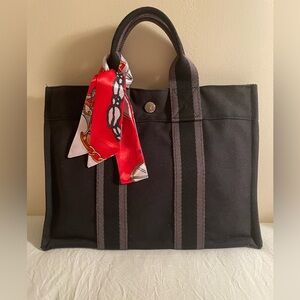 HERMES Authentic Tote, Black Snap Closure